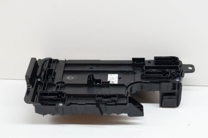 Modul de confort TESLA MODEL Y 2020 OEM: 1497851-00-D,1497850-00-D 13832083