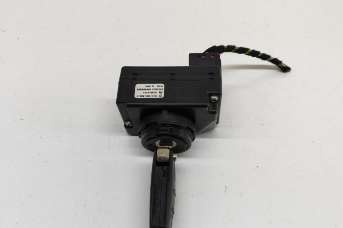 AUDI A8 D3 4E2, 4E8 2006 OEM: 3D0905865E,33300101,4E0955461,4E0837220M SKU: 30272512
