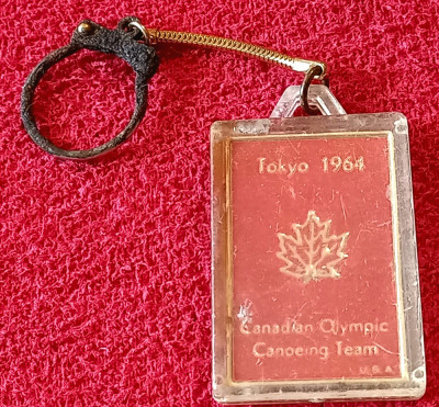 Breloc (vechi) - Olimpiada Tokyo 1964 - Comitetul Olimpic din Canada Caiac-Canoe foto