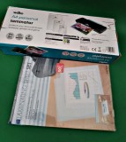 Laminator A4 aparat de plastifiat coli, simplu și rapid. 35/14/7 cm alimentare 220, ștechet U.K. Cutie original, fisă tehnică, nefolosit. VEZI BONUS