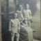 Mama cu copii// fotografie cabinet, 1914, tip CP