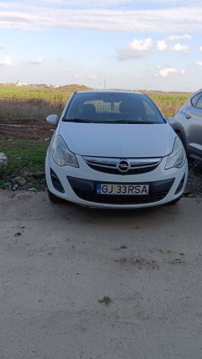 V&amp;acirc;nd OPEL CORSA autoutilitara foto