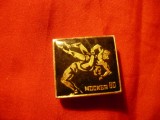 Insigna URSS - Lupte , dim.= 2x2,3cm