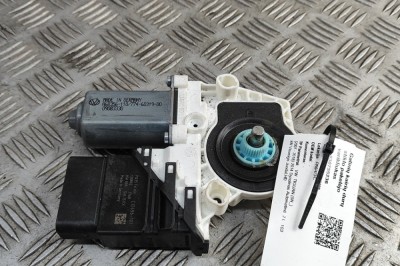 Motor macara geam ușă st&amp;acirc;nga spate VW TIGUAN 5N_ 2014 OEM: 5N0959703F | 30755236 foto