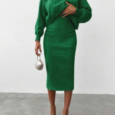 Pulover tricotat cu guler, verde