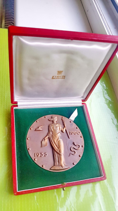E446-Medalia veche COMITETUL BURSEI din BRUXELLES 1935-1960 marcata V. D. MANET.