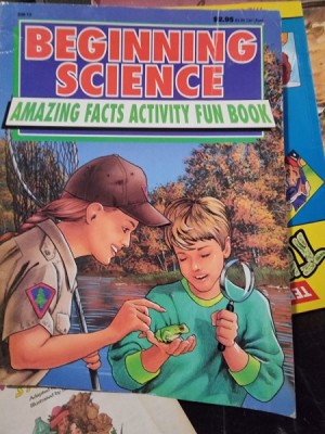 Beginning science. Amazing facts activity fun book foto