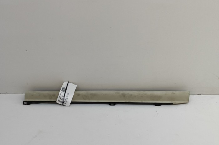 Ornament panou ușă dreapta spate TESLA MODEL X 2018 OEM: 1051556-07-C 30381170