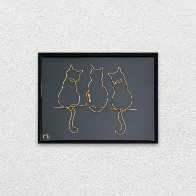 3 pisicute, tablou sculptura din fir continuu de sarma placata cu aur, 19&amp;times;25 cm &amp;ndash; cod 2322 foto