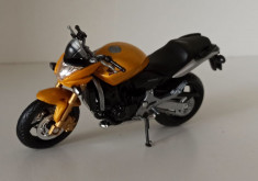 Macheta motocicleta Honda Hornet galben - Welly 1/18 foto