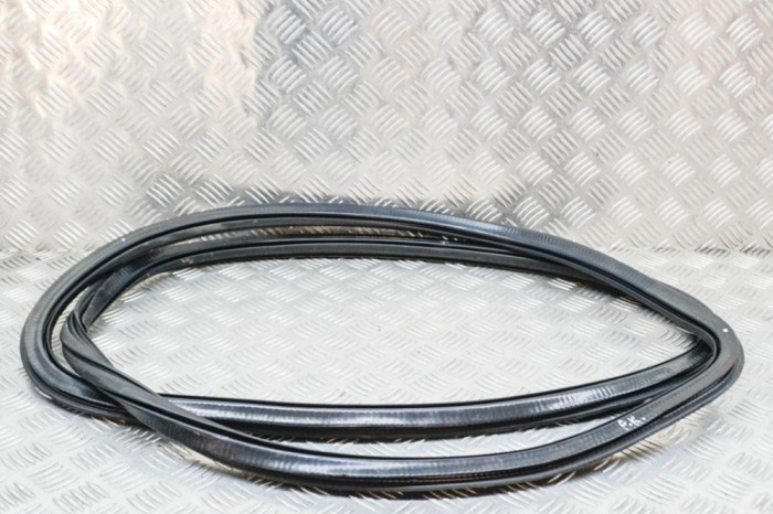 Garnitura ușă st&acirc;nga față AUDI Q5 FY 2018 OEM: 80A831721 | 13249549