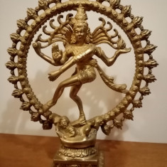 Statueta ce o infatiseaza pe zeita "Shiva" realizata din bronz masiv