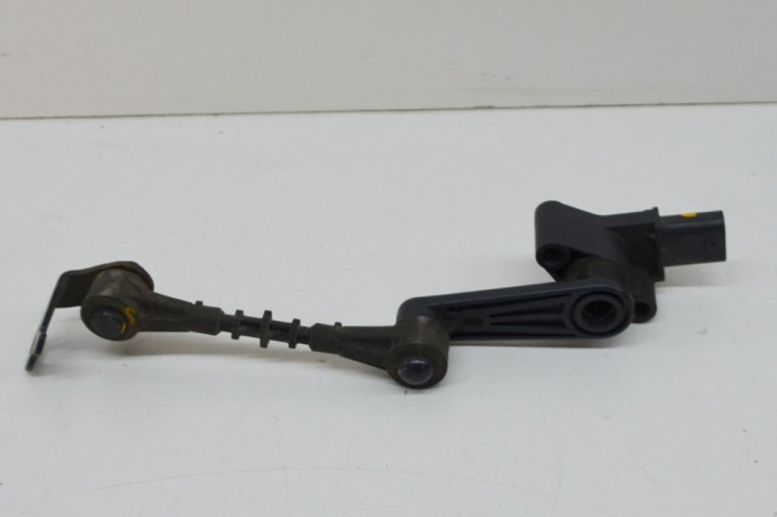 Senzor de nivel &icirc;nălțime dreapta spate JAGUAR E-PACE X540 2019 OEM: J9C3-3C097-AA 12044034