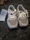Adidasi sport