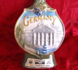 DECANTOR VINTAGE STICLA DE COLECTIE PORTELAN LUCRATA MANUAL BOURBON WHISKEY JIM BEAM 1973 DECOR IN RELIEF