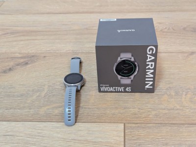 Garmin vivoactiv 4s foto