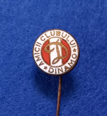 Insigna fotbal - &amp;quot;AMICII CLUBULUI&amp;quot; DINAMO Bucuresti foto