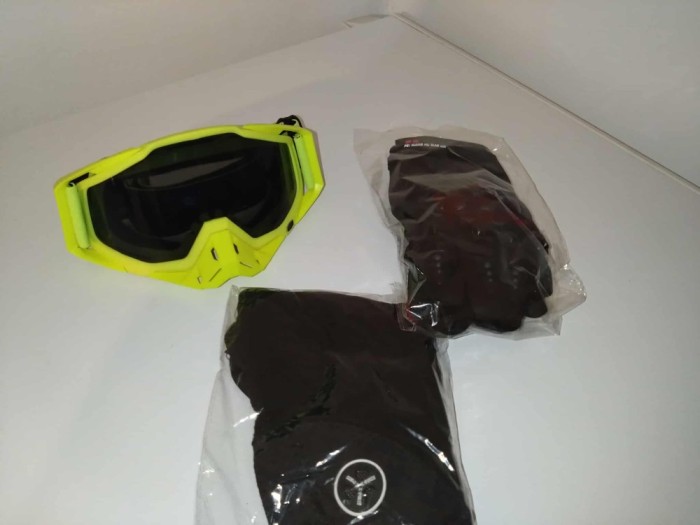 Set accesorii off road:cagula,ochelari,manusi,produse noi
