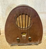 G914-Raritate Radio PHILIPS vechi Art- Deco anii 1930 bachelita forma de Catedrala gotica. Piesa deosebita de colectie.