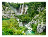 Tablou Canvas, "Cascada ascunsă &icirc;n inima pădurii", Cascade, Vegetație, St&acirc;nci, Apă, Natură, Verde, Splendoare, Răcoritoare, 39 x 26 cm, CMCLASS