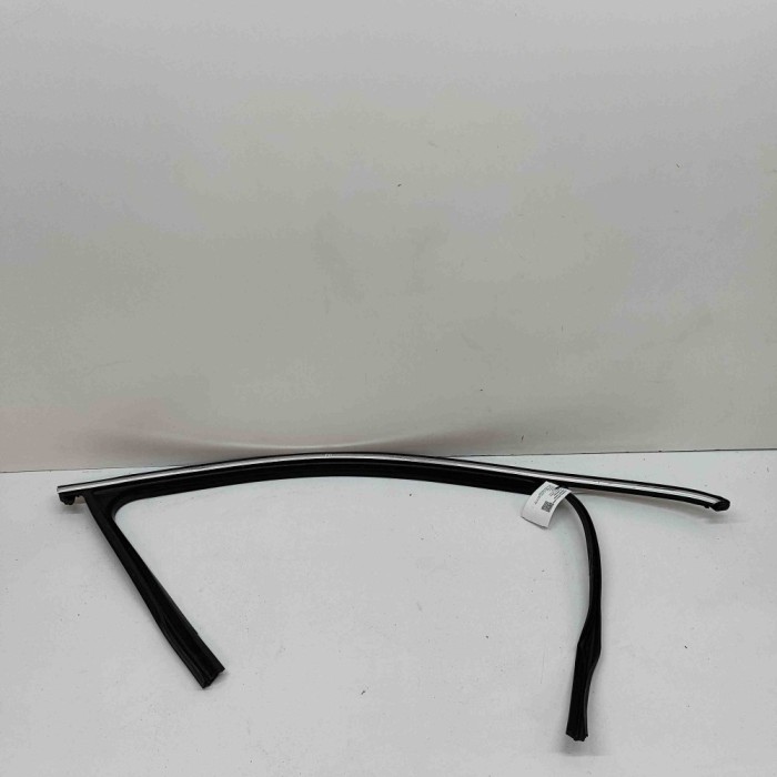 Bandou superior ușă dreapta față VW PASSAT Variant B8 3G5 2020 OEM: 3G0837432N 30434592