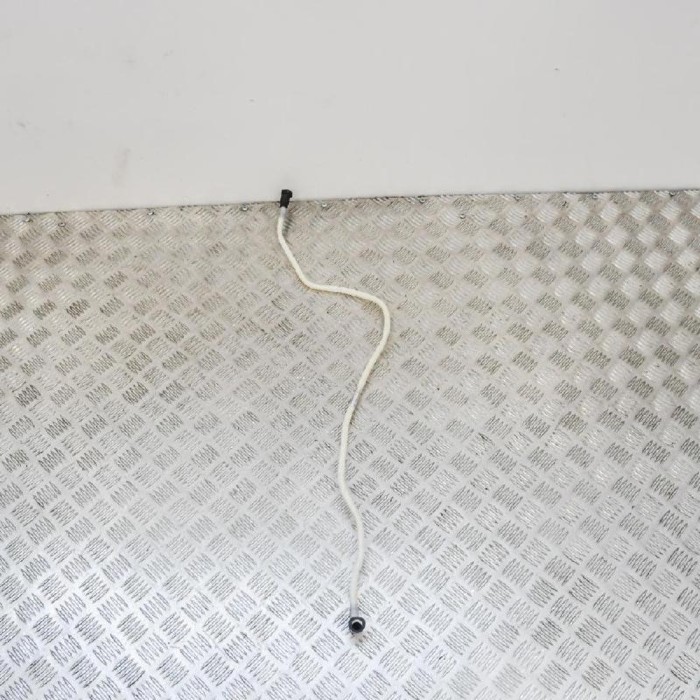 Furtun VW JETTA MK6 162, 163 2016 OEM: 5C0201931H | 2419597