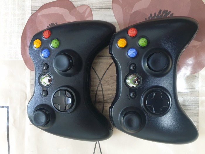 Set două controllere XBOX 360