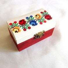 cutie lemn decorata cu motiv traditional 43631