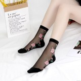 Cumpara ieftin Sosete pentru dama, SS155, model flori, Negru, marime universala (35-39)