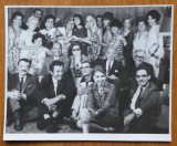 Cumpara ieftin Fotografie de grup cu artisti de la Teatrul National; Ion Lucian, Radu Beligan, anii 70
