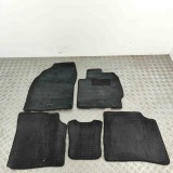 Set covorașe TOYOTA PRIUS _W3_ 2013 OEM: PT206-52121-10