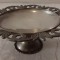 Centru de masa ,fructiera antica de dimensiuni mari din bronz masiv ,piesa deosebita cu o lucrătură de o foarte mare finețe, diametrul 36 cm