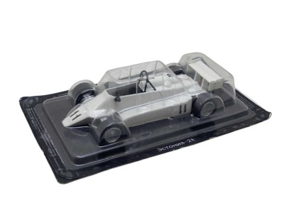 Macheta Estonia 21, alb 1/43 foto