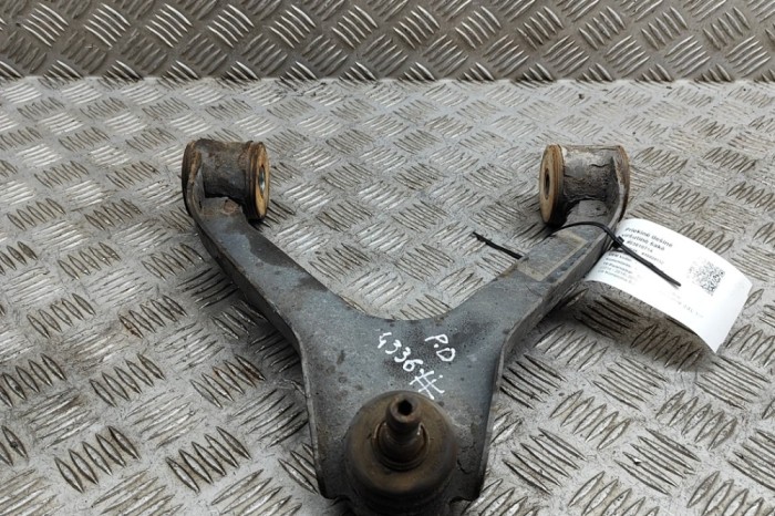 Braț superior dreapta față IVECO DAILY VI Box 2014 OEM: 5801564293 | 23810714