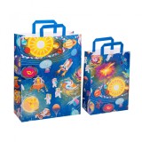 Sacosa cadou copii din hartie cu astronauti in spatiu, 32x14x42 cm, 90 g m &sup2;