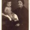 AD 1692 C.P.VECHE -MAMA SI COPIL IN TINUTA DE EPOCA- IN STUDIO FOTO