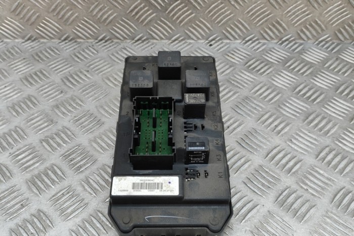 Modul panou de siguranțe JEEP GRAND CHEROKEE III WH, WK 2006 OEM: 56050066AC 29813885