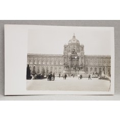 VIENA , MONUMENTUL MARIEI TEREZA , CU CLADIREA DIN FUNDAL , CARTE POSTALA ILUSTRATA , MONOCROMA, NECIRCULATA , PERIOADA INTERBELICA