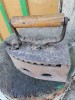 Fier de calcat vintage pe carbuni