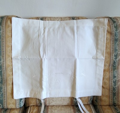Fata de perinuta Vintage, cu broderie manuala foto