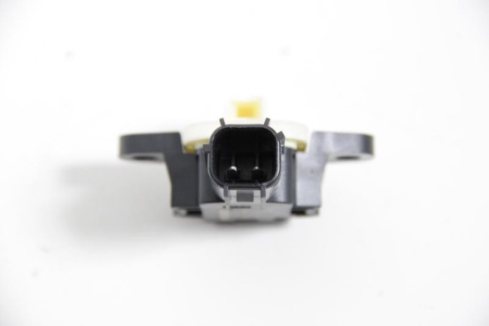 Senzor de impact lateral st&acirc;nga VOLVO XC60 2013 OEM: 30798030 3137410