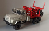 Macheta KrAZ 260L camion transport busteni - MCG / Nash Avtoprom 1/43