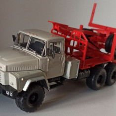 Macheta KrAZ 260L camion transport busteni - MCG / Nash Avtoprom 1/43