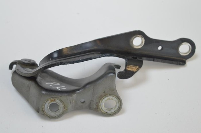 Balama capota st&acirc;nga față LEXUS RX _U3_ 2005 OEM: nėra | 1946175