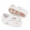Pantofiori albi cu sclipici si fundita (Marime Disponibila: 6-9 luni (Marimea
