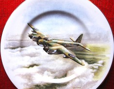 FARFURIE DECORATIVA PORTELAN ENGLEZESC BONE CHINA AVION MOSQUITO