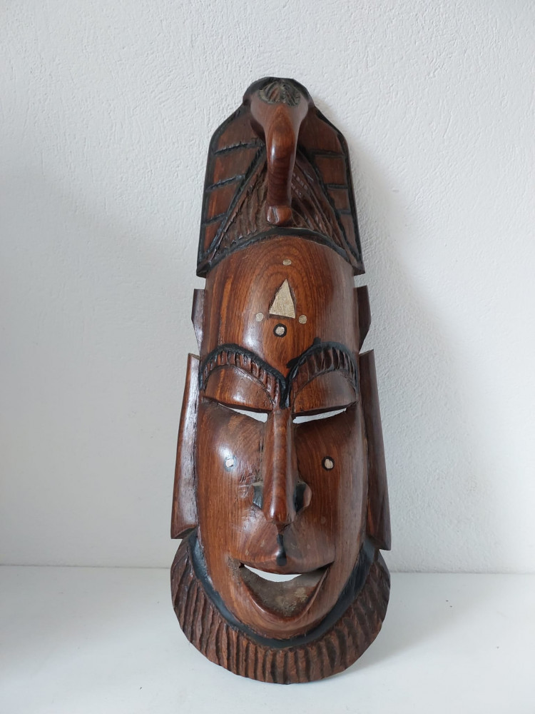 Masca africana sculptata in lemn cu intarsie de os, veche, vintage, 43x16cm  | Okazii.ro