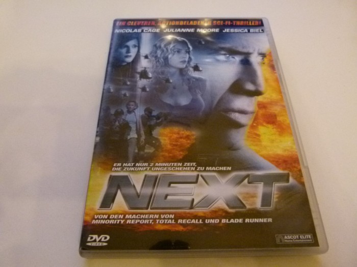 Next - Nicolas Cage, Julianne Moore b700