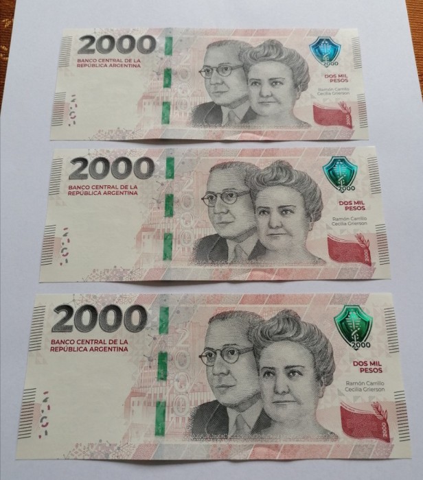 3 x Argentina 2000 pesos UNC consecutive