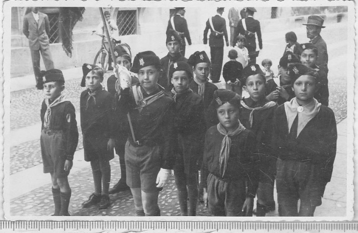 bnk foto Giovent&ugrave; Italiana del Littorio (GIL) - copii in uniforme